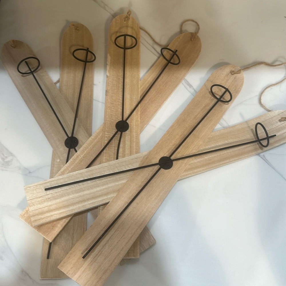 Wood & metal ski Christmas decor